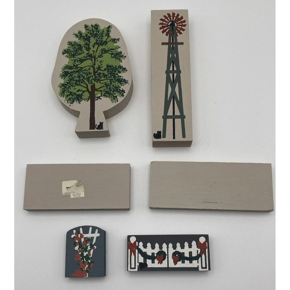 The Cat's Meow Village Accessory Lot Of 6 Car, Fence, Tree, Windmill/Clothesline